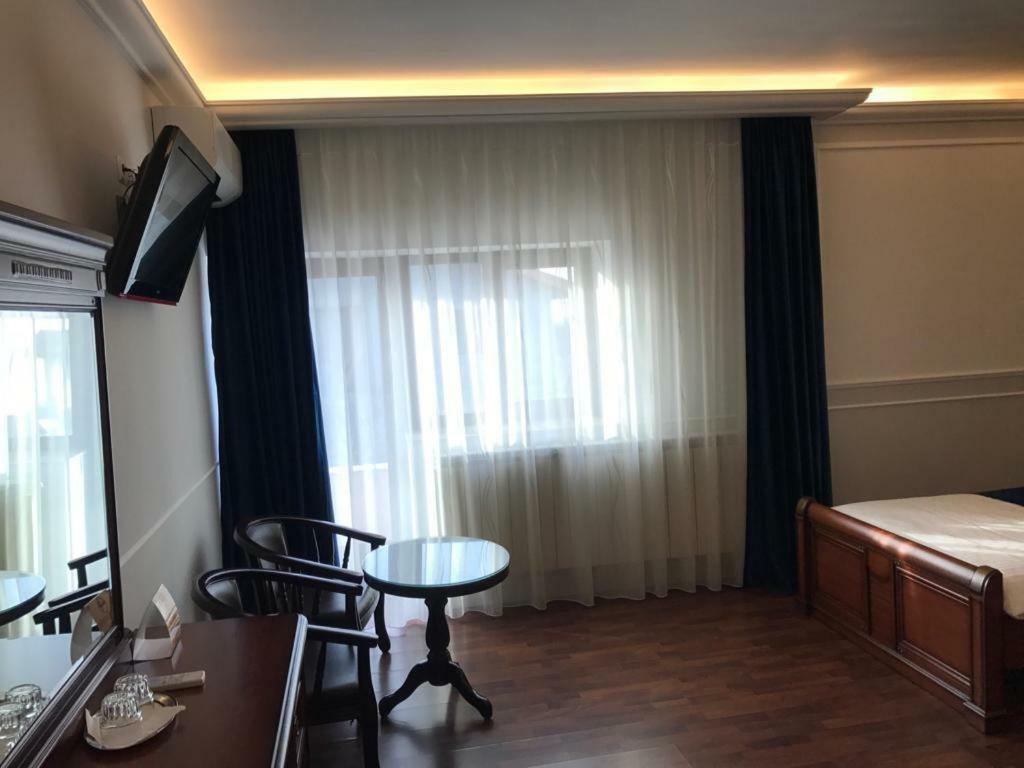 Pension Hanul Andritei Craiova Kültér fotó